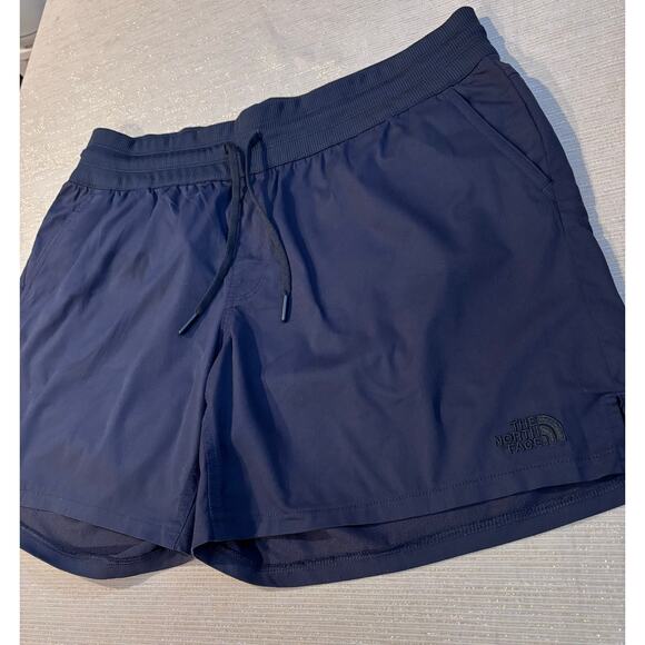 Ladies North Face Navy Athletic Shorts Large with Pocket - Picture 2 of 9